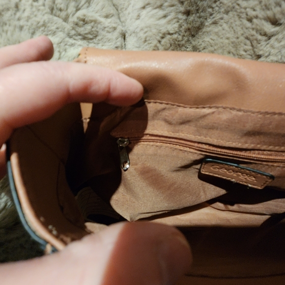 Pink purse with bow - Picture 2 of 2